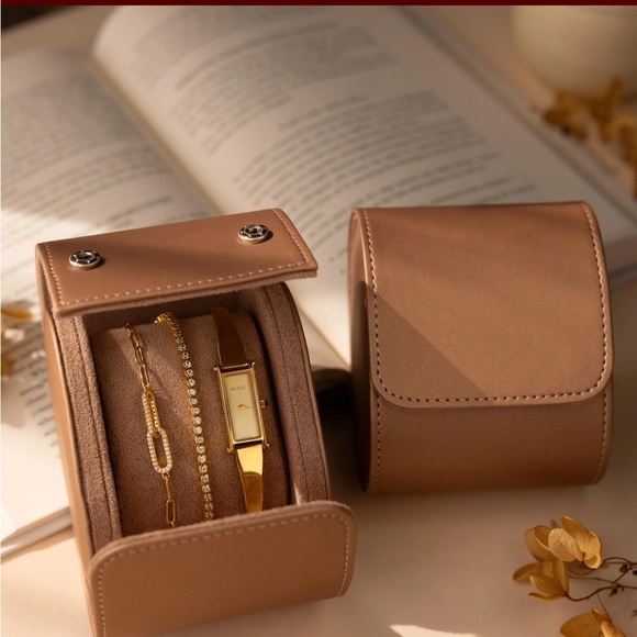 Leather Bracelet/Watch Case - Picture 1 of 6